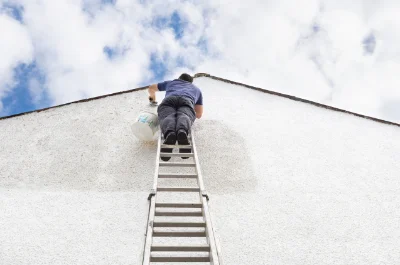 Peinture extérieure à Laguiole — façades et ravalement